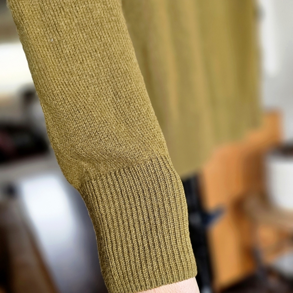 KHAITE Elsia Oversize Cashmere Polo Sweater - Picture 5 of 10